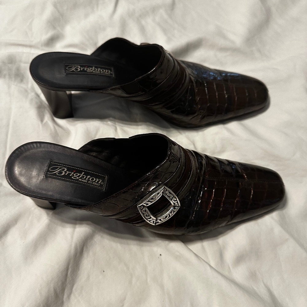 Brighton brown alligator style patent leather mules
